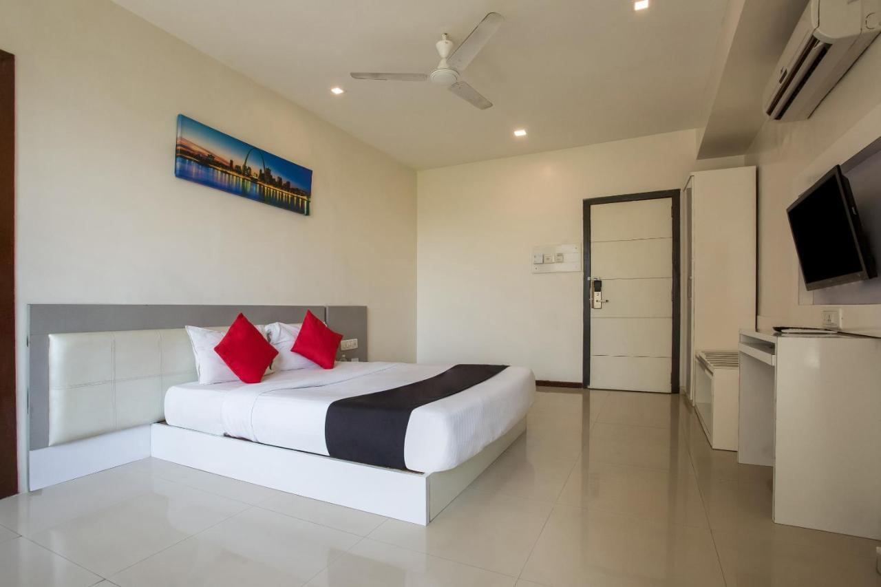 Capital O 35557 Hotel Aura Mumbai Ngoại thất bức ảnh