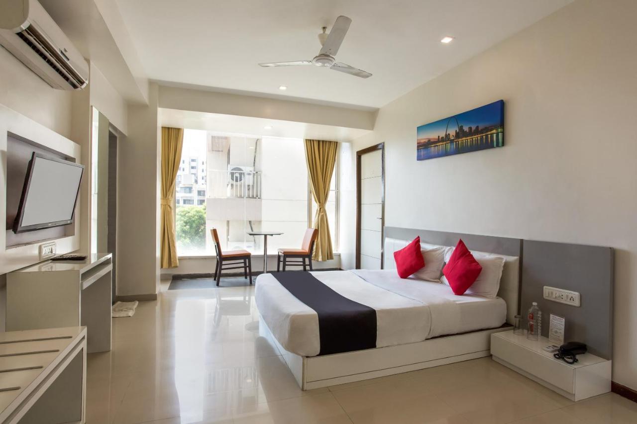 Capital O 35557 Hotel Aura Mumbai Ngoại thất bức ảnh